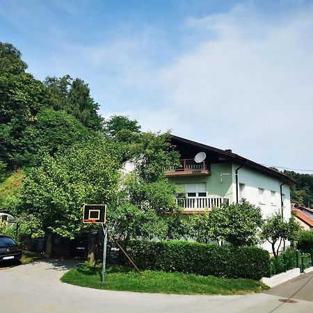 Apartmant Sandra - Big Terace And Free Parking Leilighet Karlovac Eksteriør bilde