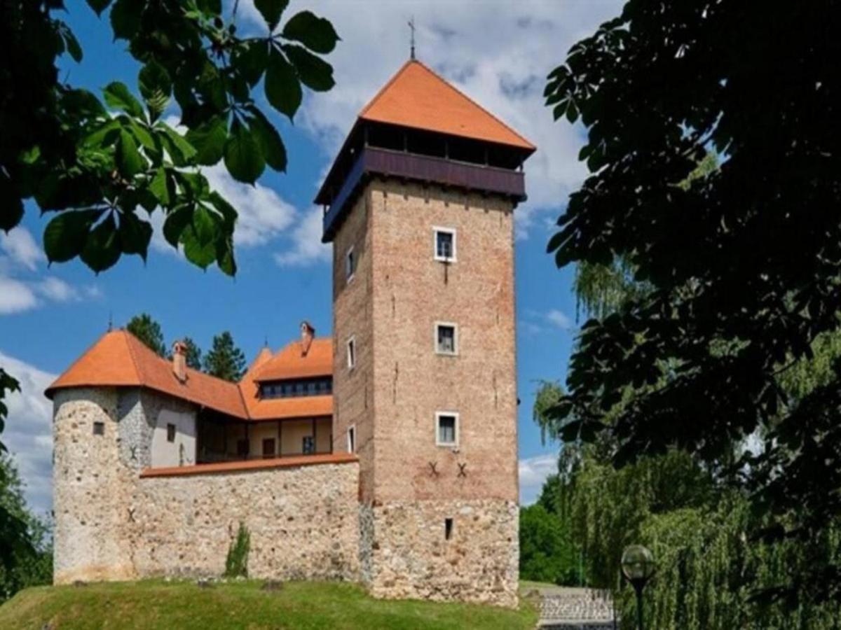 Apartmant Sandra - Big Terace And Free Parking Leilighet Karlovac Eksteriør bilde