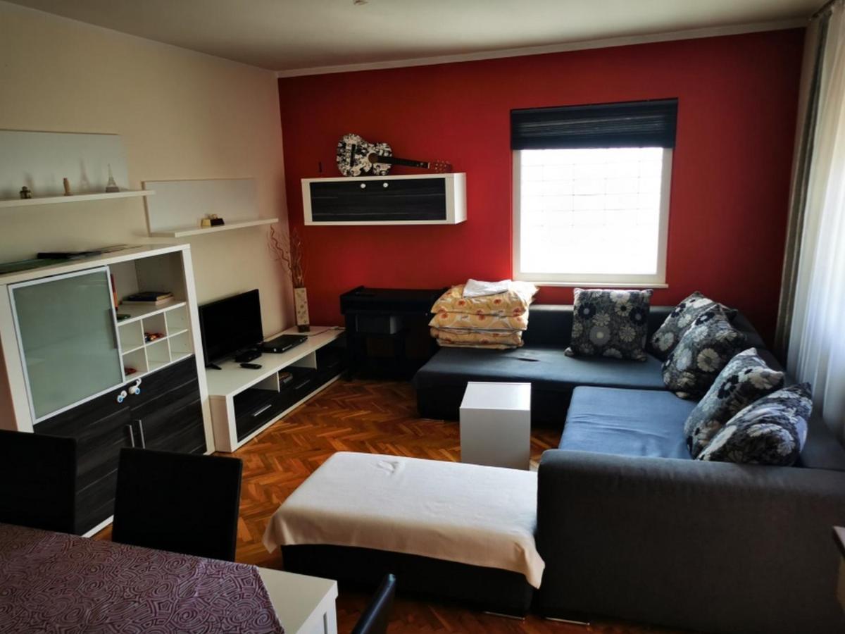 Apartmant Sandra - Big Terace And Free Parking Leilighet Karlovac Eksteriør bilde