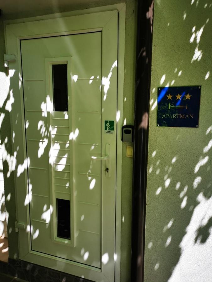 Apartmant Sandra - Big Terace And Free Parking Leilighet Karlovac Eksteriør bilde